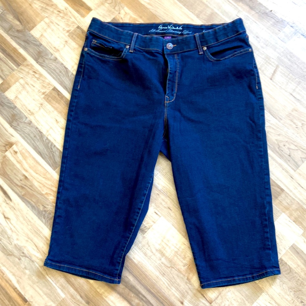 Gloria Vanderbilt denim capris